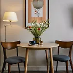 Ur4n - Konarskiego Apartamento