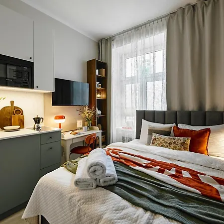 Ur4n - Konarskiego Apartamento