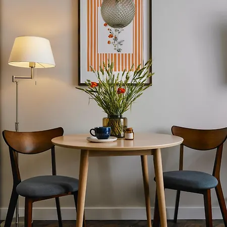 Ur4n - Konarskiego Apartment